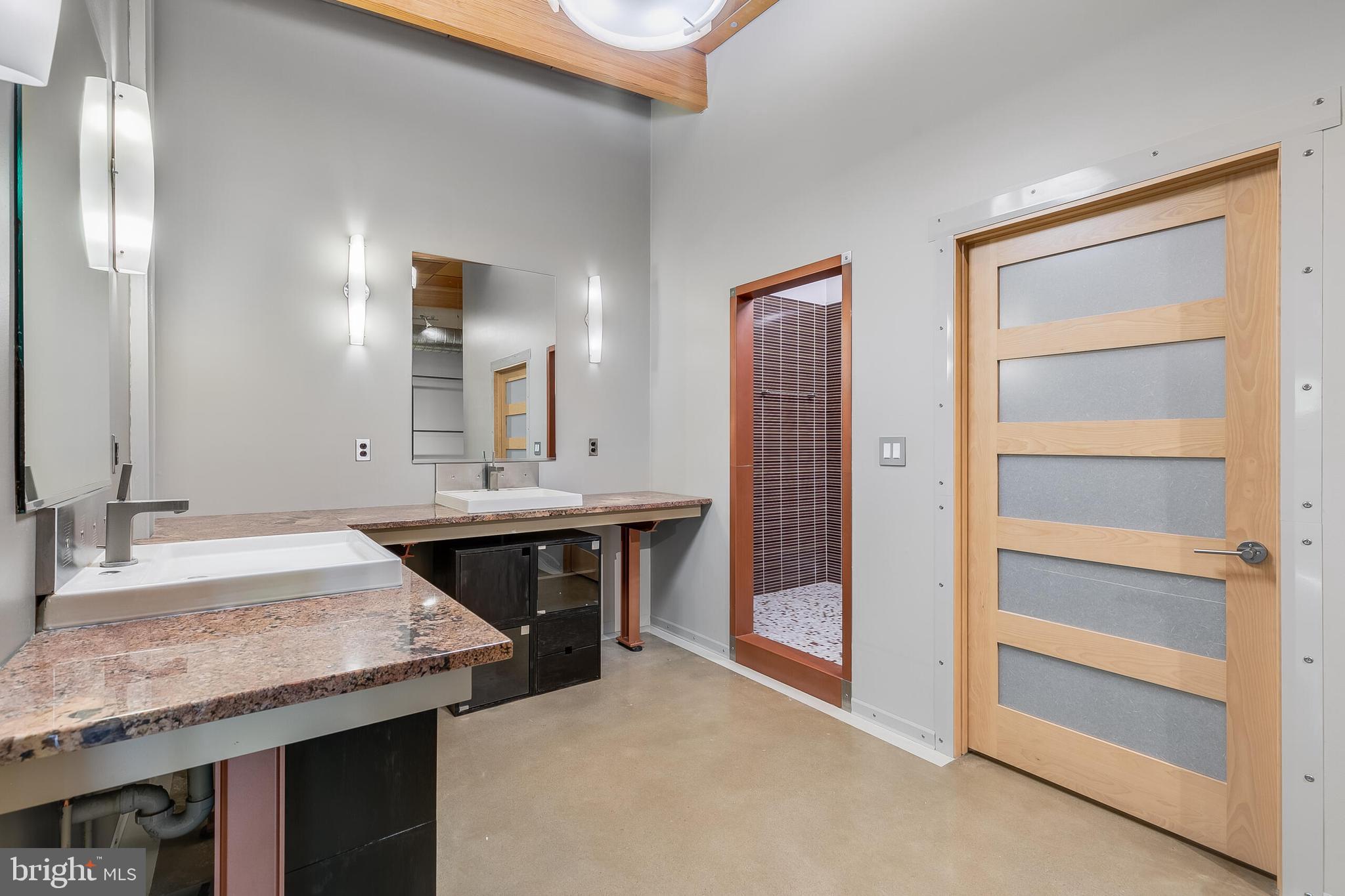 5553 Beverleys Mill Road Broad Run, VA 20137 - Photo 74 of 80 Primary bathroom with private toilet closet