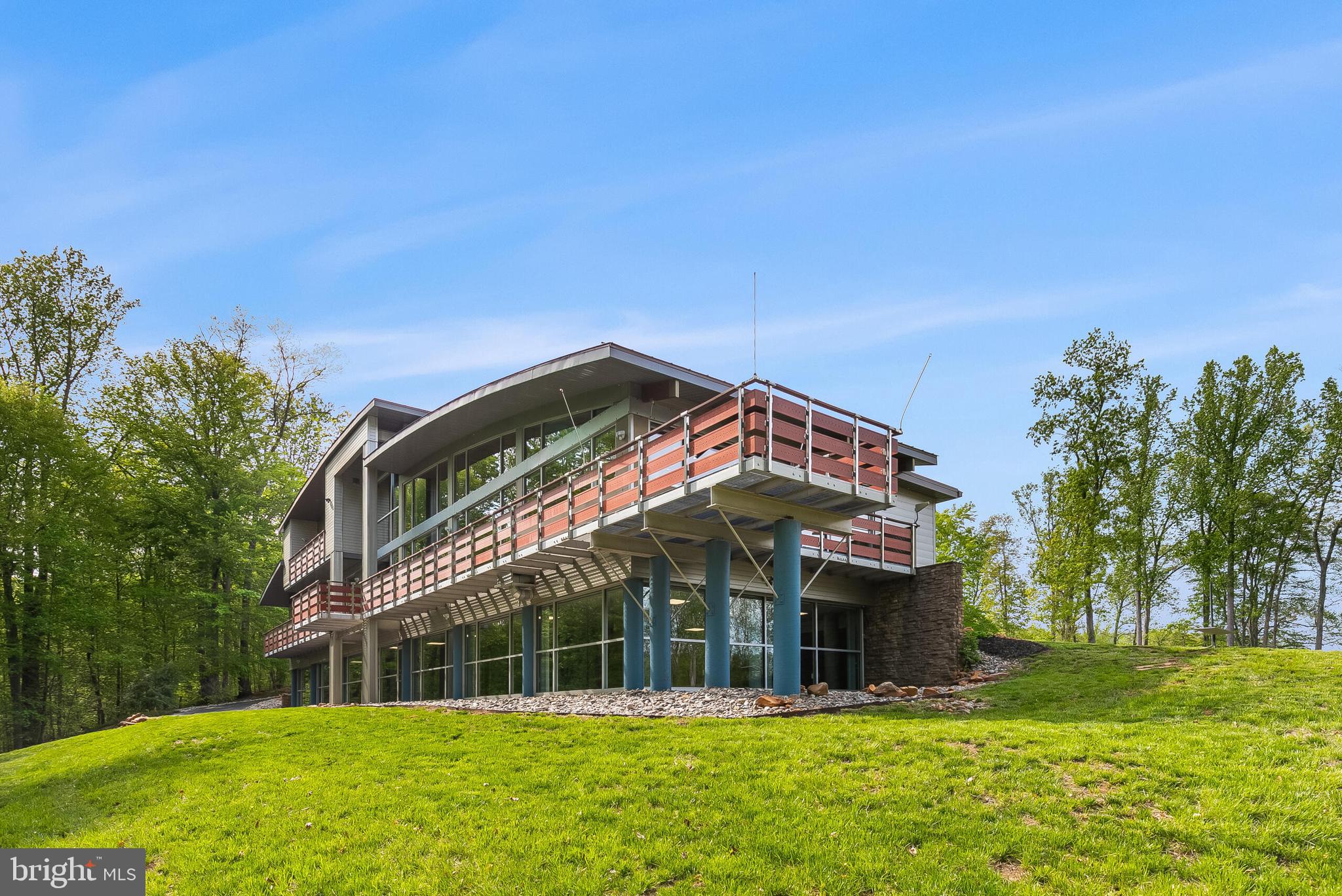 5553 Beverleys Mill Road Broad Run, VA 20137 - Photo 9 of 80 An Architectural feat!