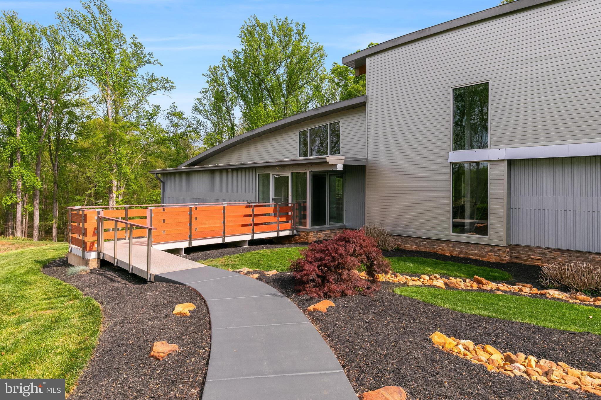 5553 Beverleys Mill Road Broad Run, VA 20137 - Photo 10 of 80 Welcoming entry!