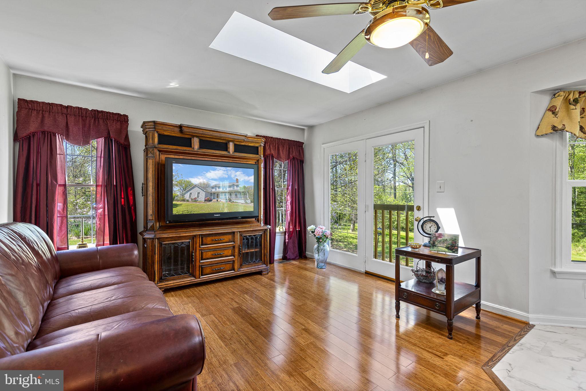 219 Kellogg Mill Road Fredericksburg, VA 22406 - Photo 19 of 47 Family room with so much natural light