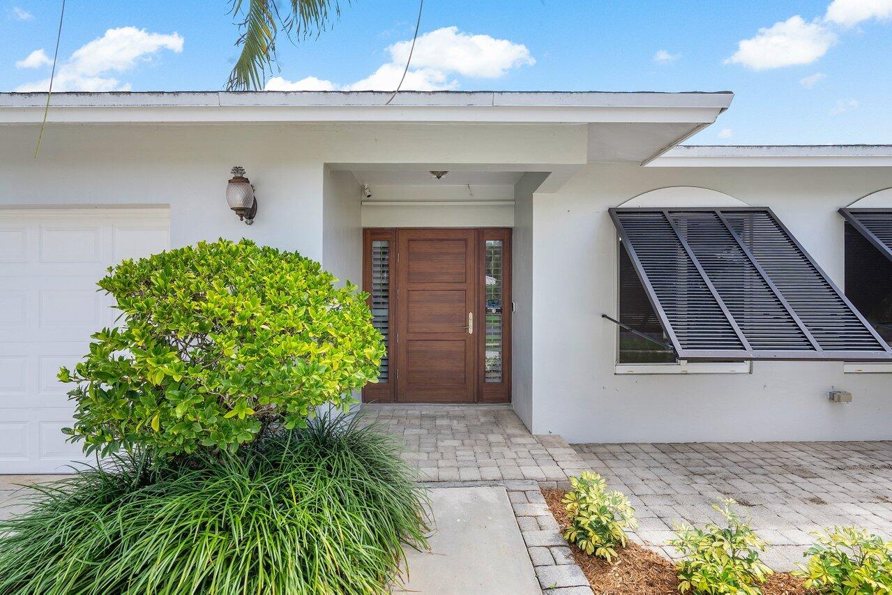 150 Southwest 11th Court Boca Raton, FL 33486 - Photo 2 of 40 004-150Southwest11thCourt-BocaRaton-FL-3