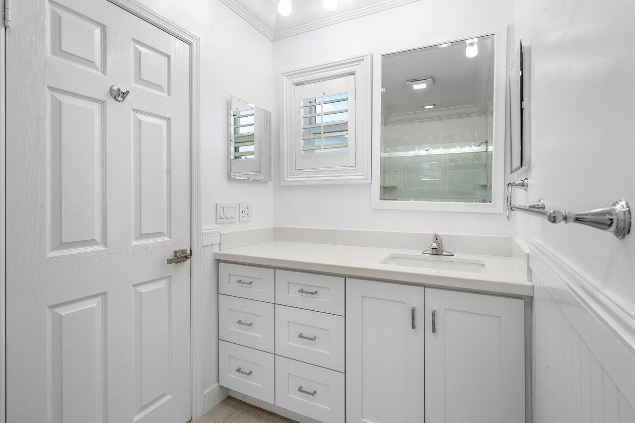 150 Southwest 11th Court Boca Raton, FL 33486 - Photo 21 of 40 026-150Southwest11thCourt-BocaRaton-FL-3