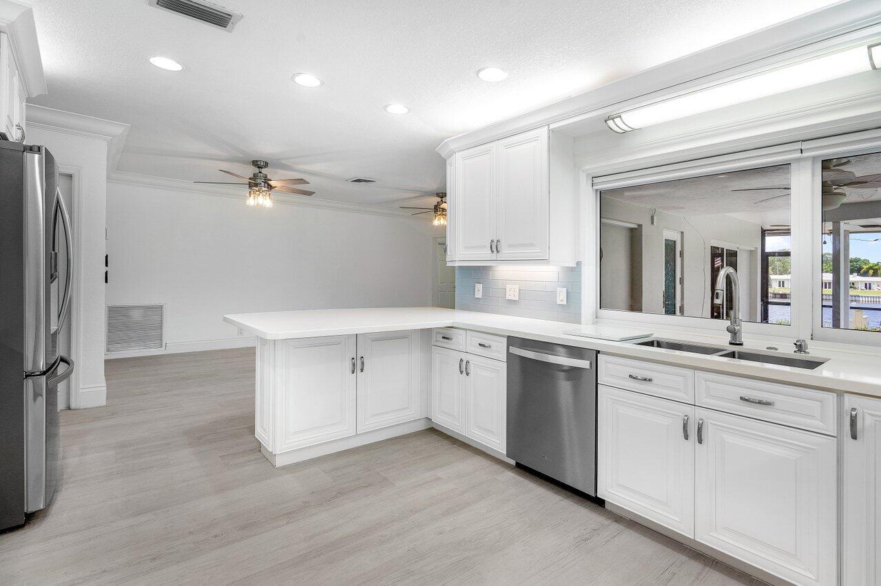 150 Southwest 11th Court Boca Raton, FL 33486 - Photo 10 of 40 011-150Southwest11thCourt-BocaRaton-FL-3