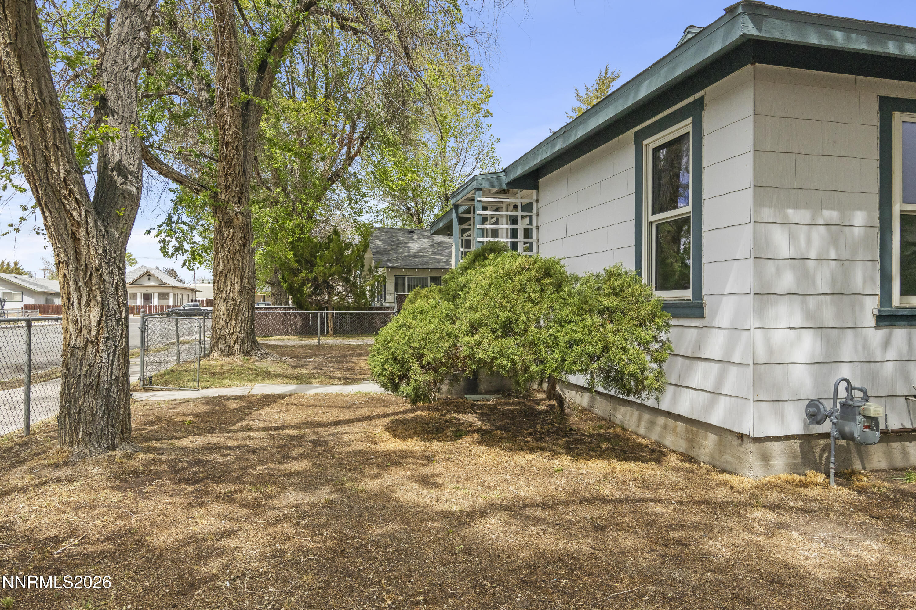 511 Churchill Street Fallon, NV 89406 - Photo 4 of 37 a view of backyard of house
