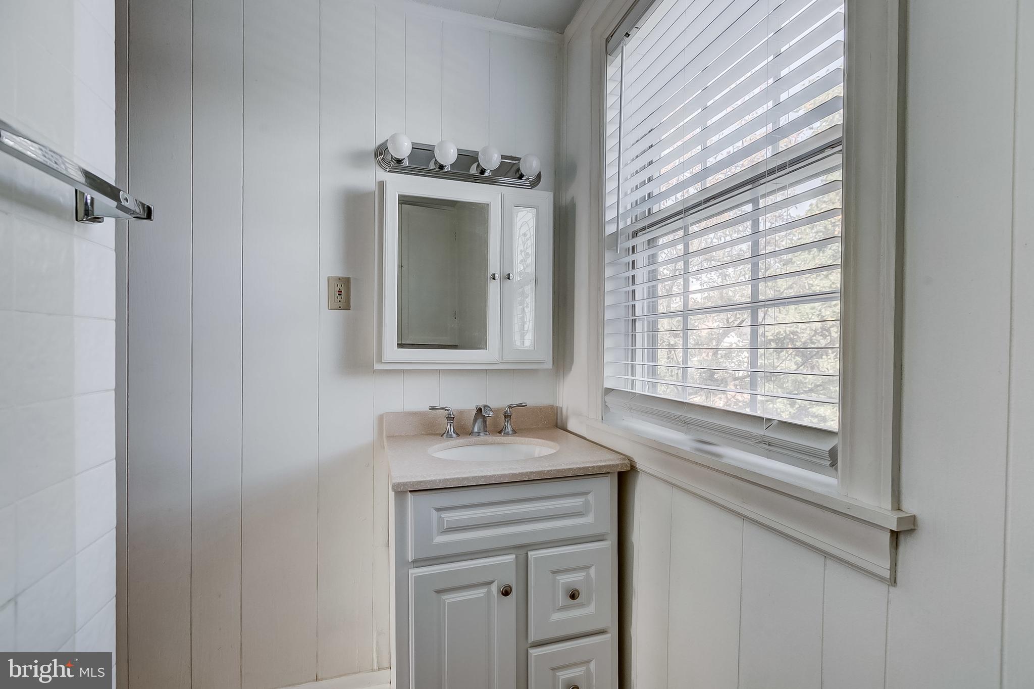 6819 Dunhill Road Baltimore, MD 21222 - Photo 22 of 33 Gallery Image 22