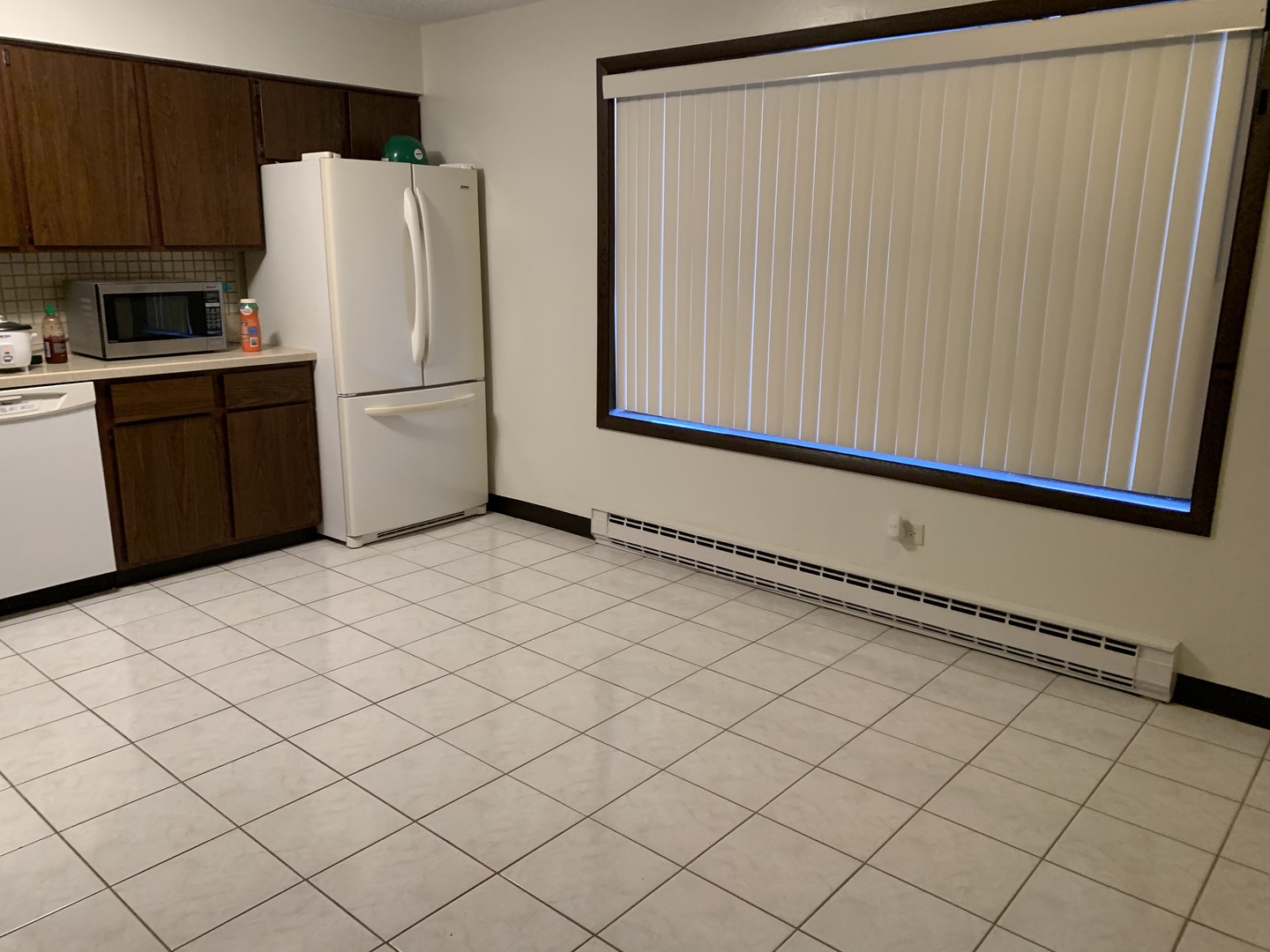 619 Briar Hill Lane, Unit 1 Addison, IL 60101 - Photo 4 of 9