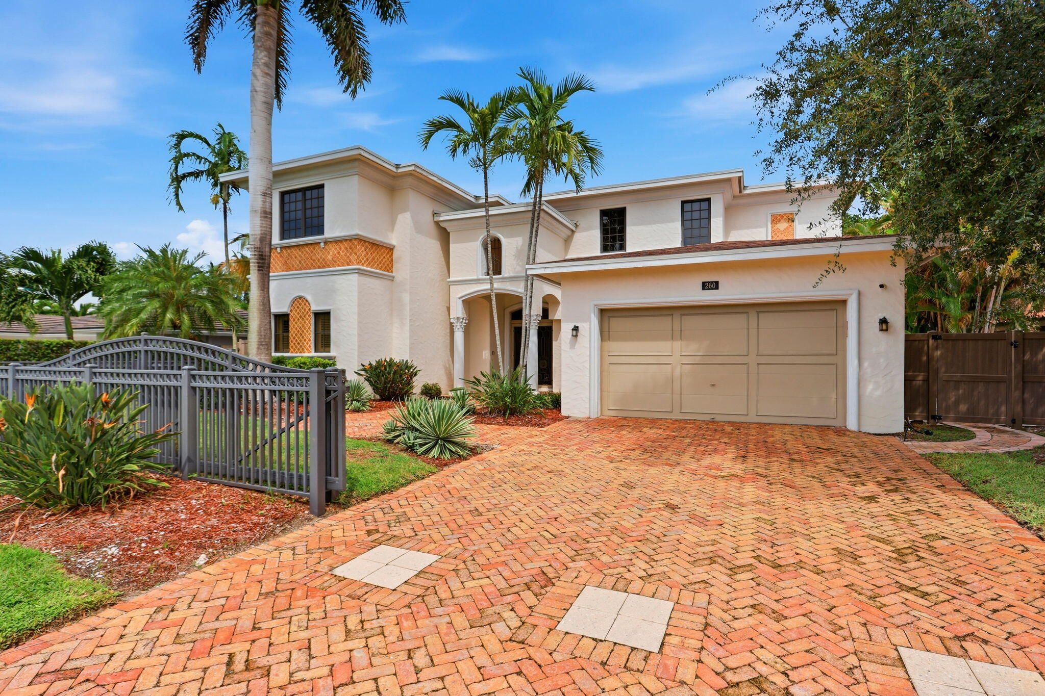 260 Northeast Wavecrest Court Boca Raton, FL 33432 - Photo 3 of 71 Front