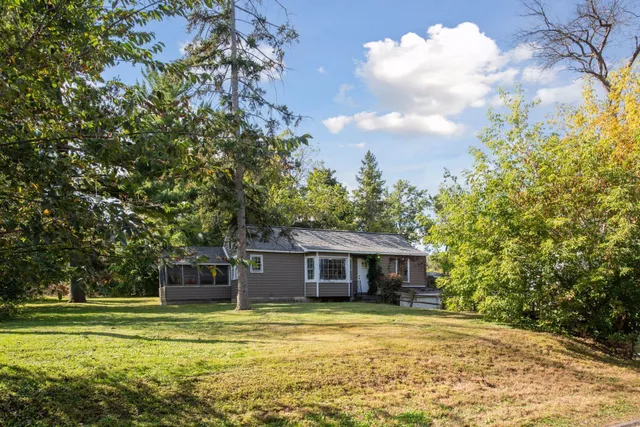 $200,000 | 3320 Chippewa Road, Minnetonka, MN 55305