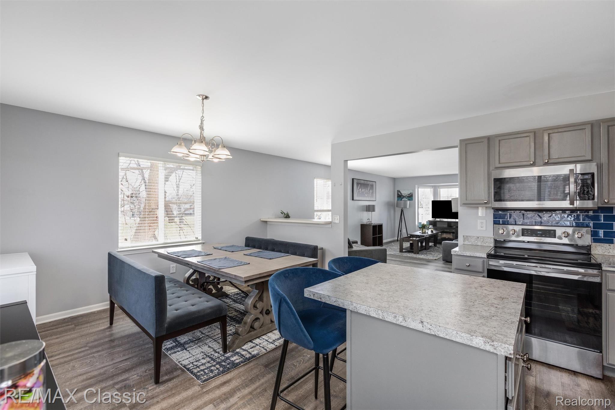 4181 South Wayne Road Wayne, MI 48184 - Photo 13 of 28 Dining Area / Open Concept