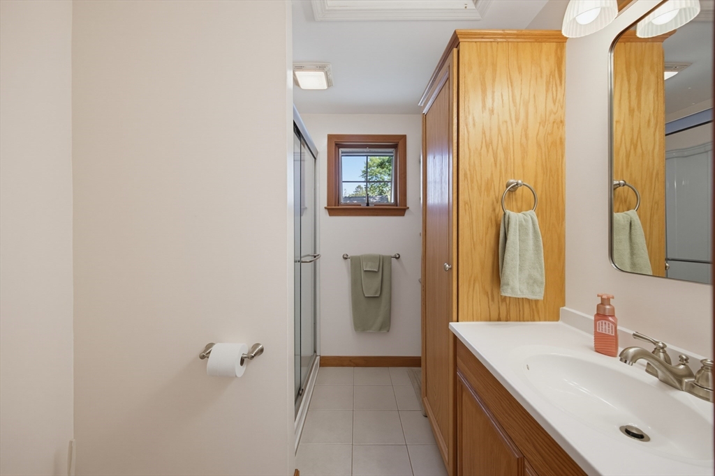 413 Goldthwaite Road Northbridge, MA 01588 - Photo 20 of 34