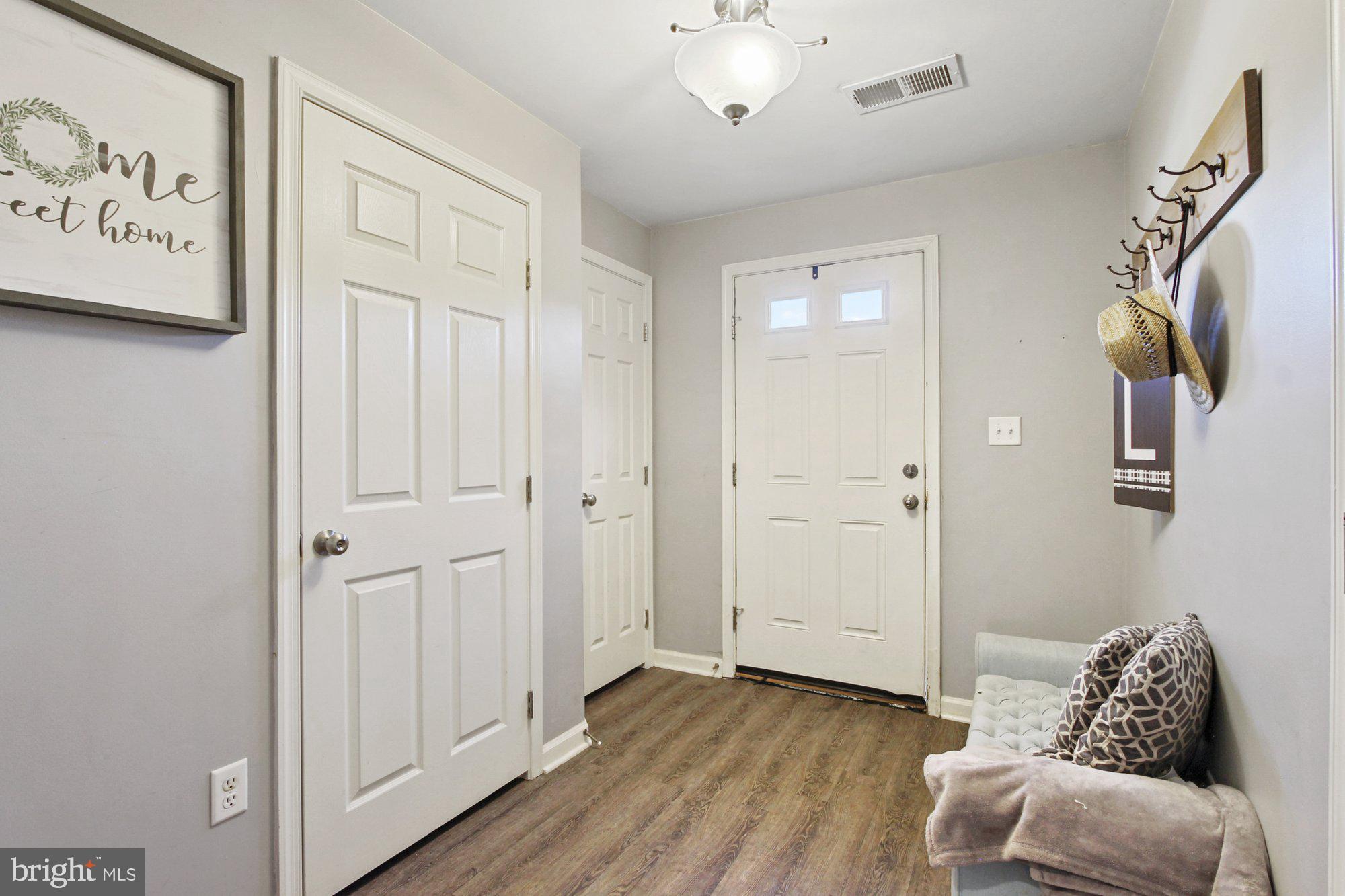 209 Ridgeview Lane Hanover, PA 17331 - Photo 4 of 28 Gallery Image 4