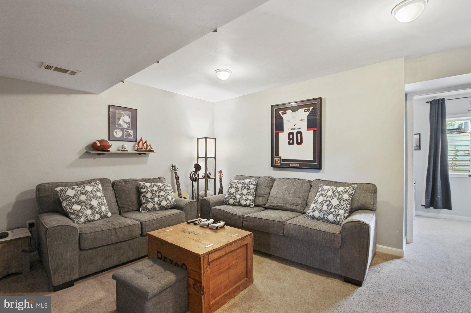 209 Ridgeview Lane Hanover, PA 17331 - Photo 6 of 28 Gallery Image 6