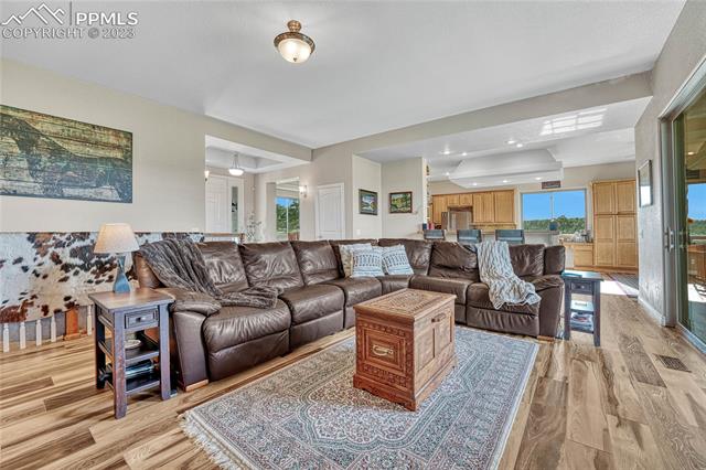 10410 Hodgen Road Colorado Springs, CO 80908 - Photo 5 of 50 Gallery Image 5