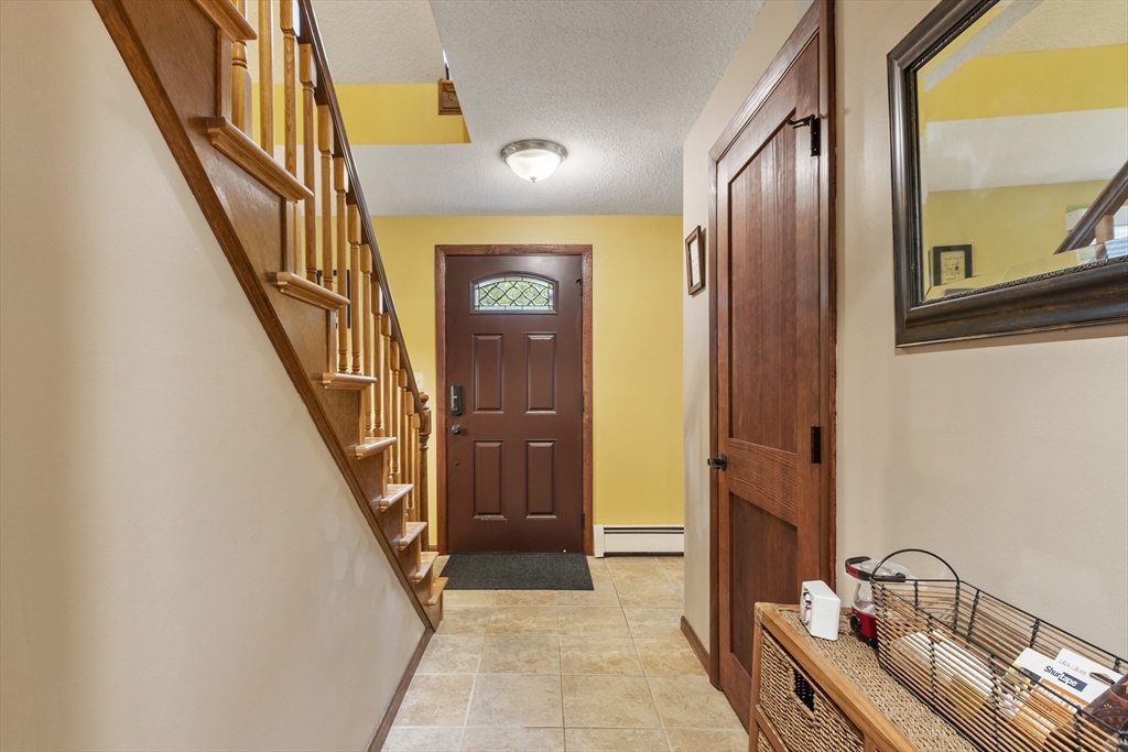 378 Pelham Road Dracut, MA 01826 - Photo 18 of 38