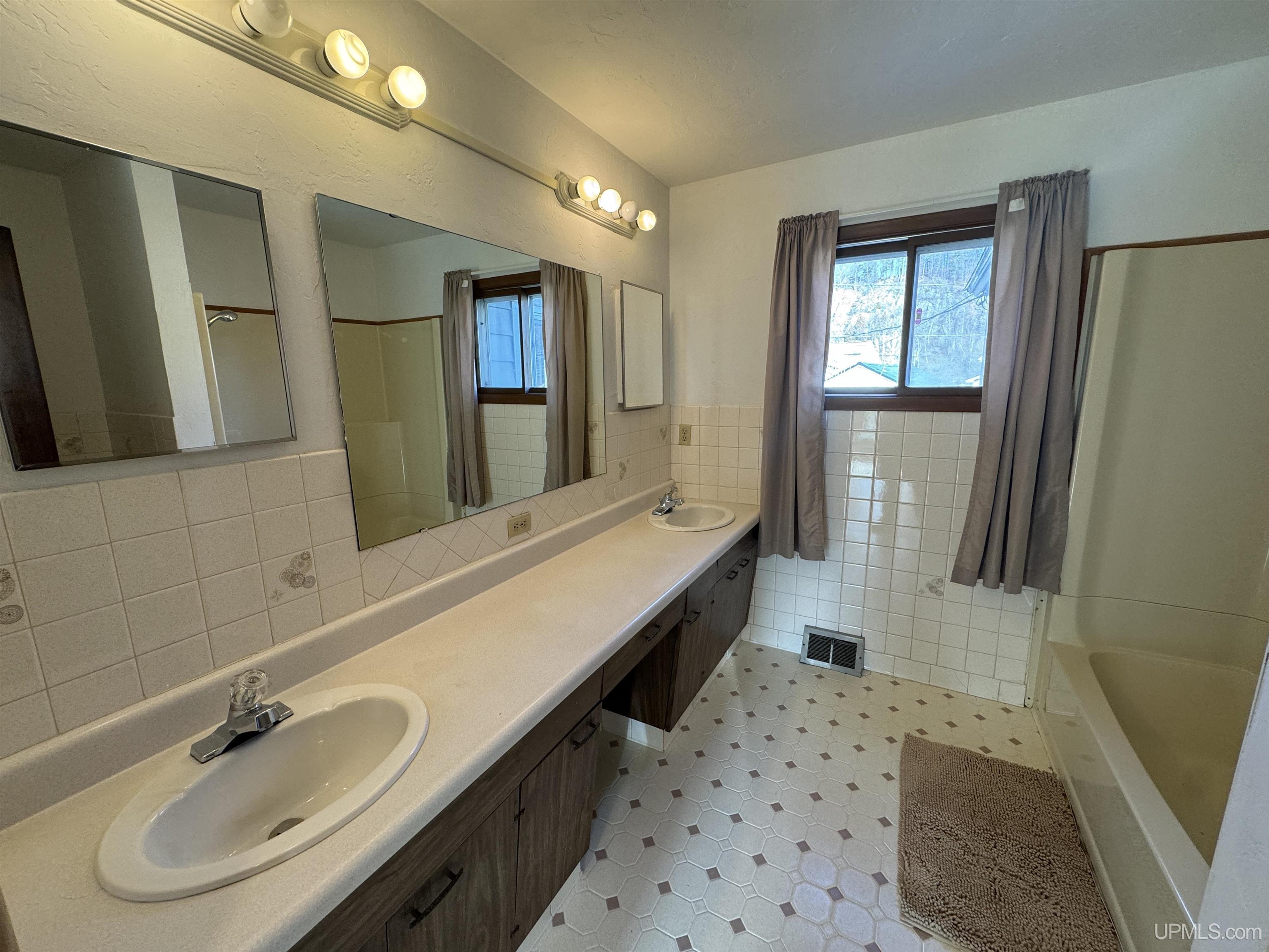 1825 Ridge Street Niagara, WI 54151 - Photo 17 of 42 Gallery Image 17