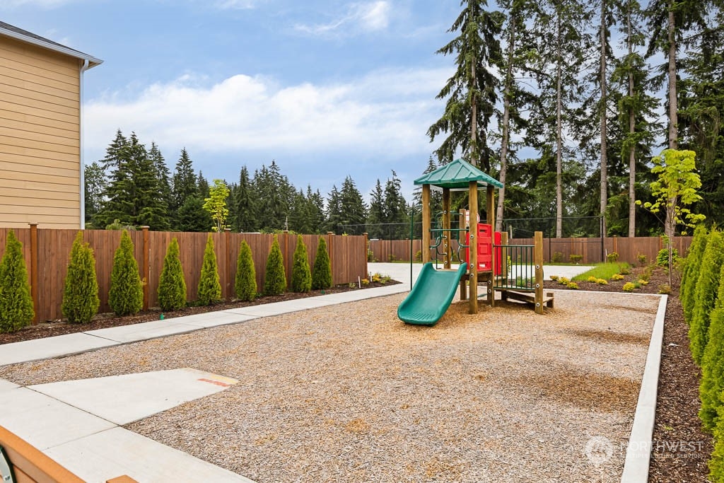 15445 Southeast 143rd Place, Unit 17 Renton, WA 98059 - Photo 35 of 37 Gallery Image 35