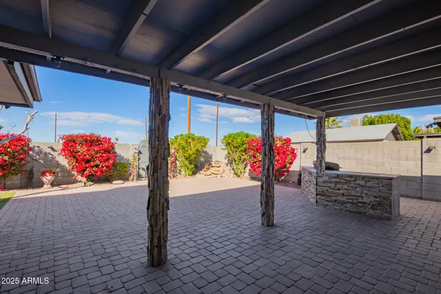 a view of outdoor space