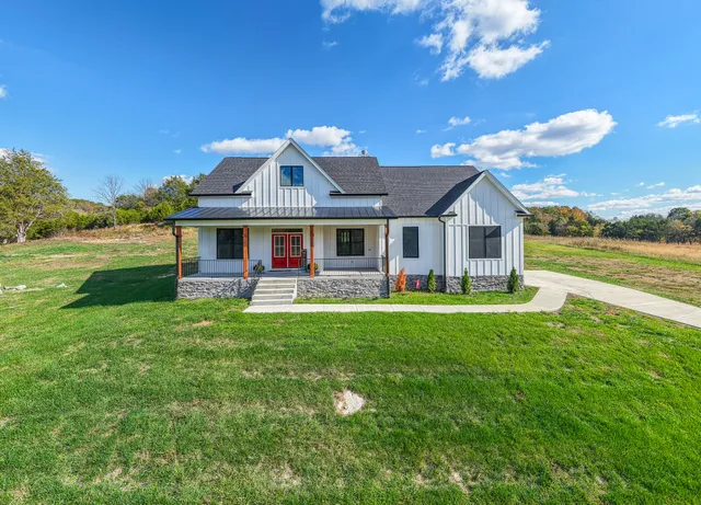 $699,900 | 8301 Hartsville Pike, Lebanon, TN 37087