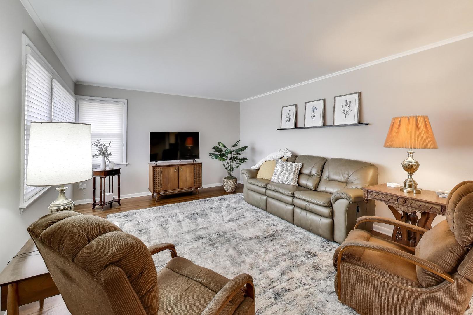 239 Lind Avenue Hillside, IL 60162 - Photo 3 of 17