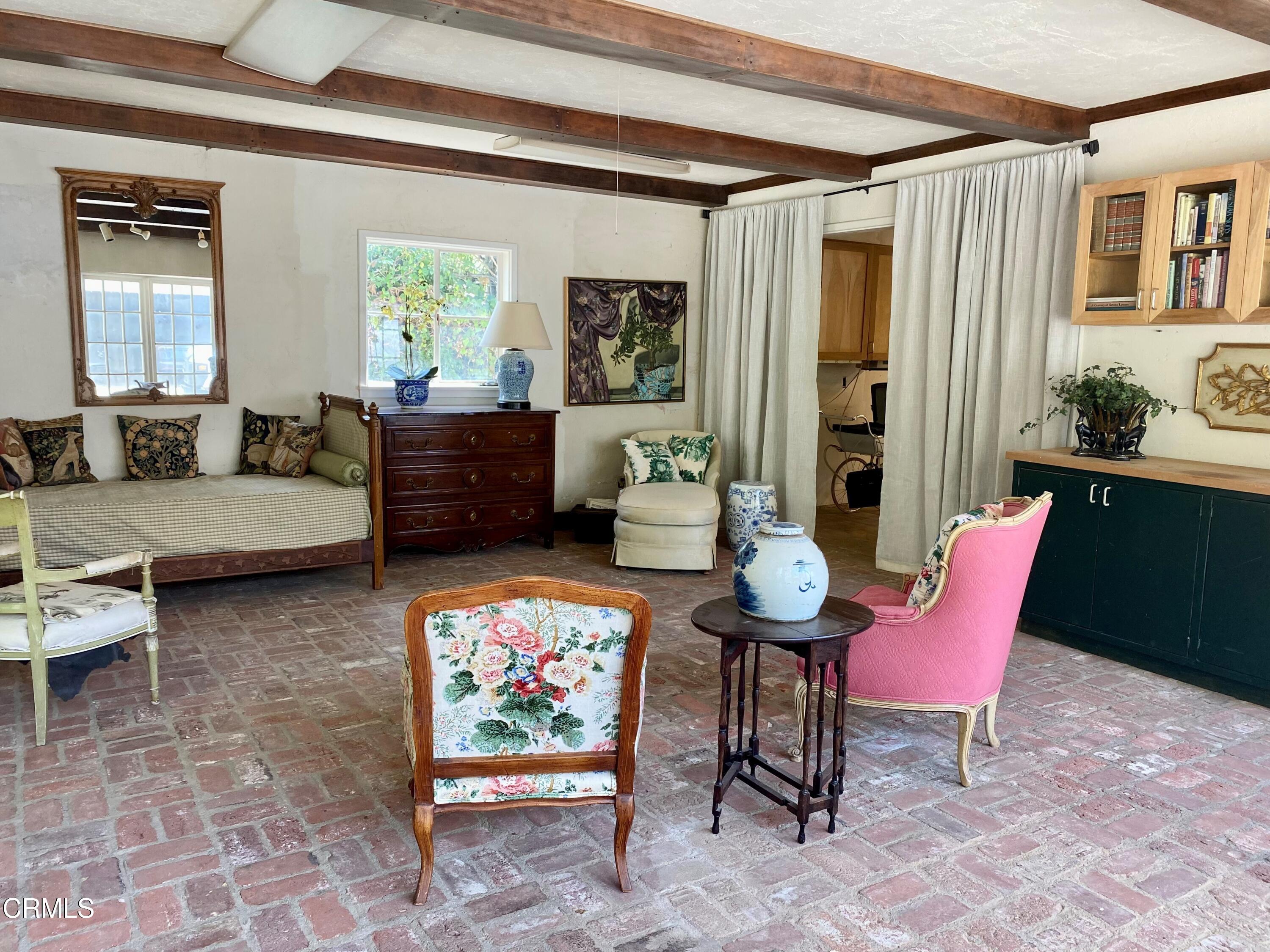 3 Oak Knoll Terrace Pasadena, CA 91106 - Photo 37 of 46 a living room with furniture and a large window