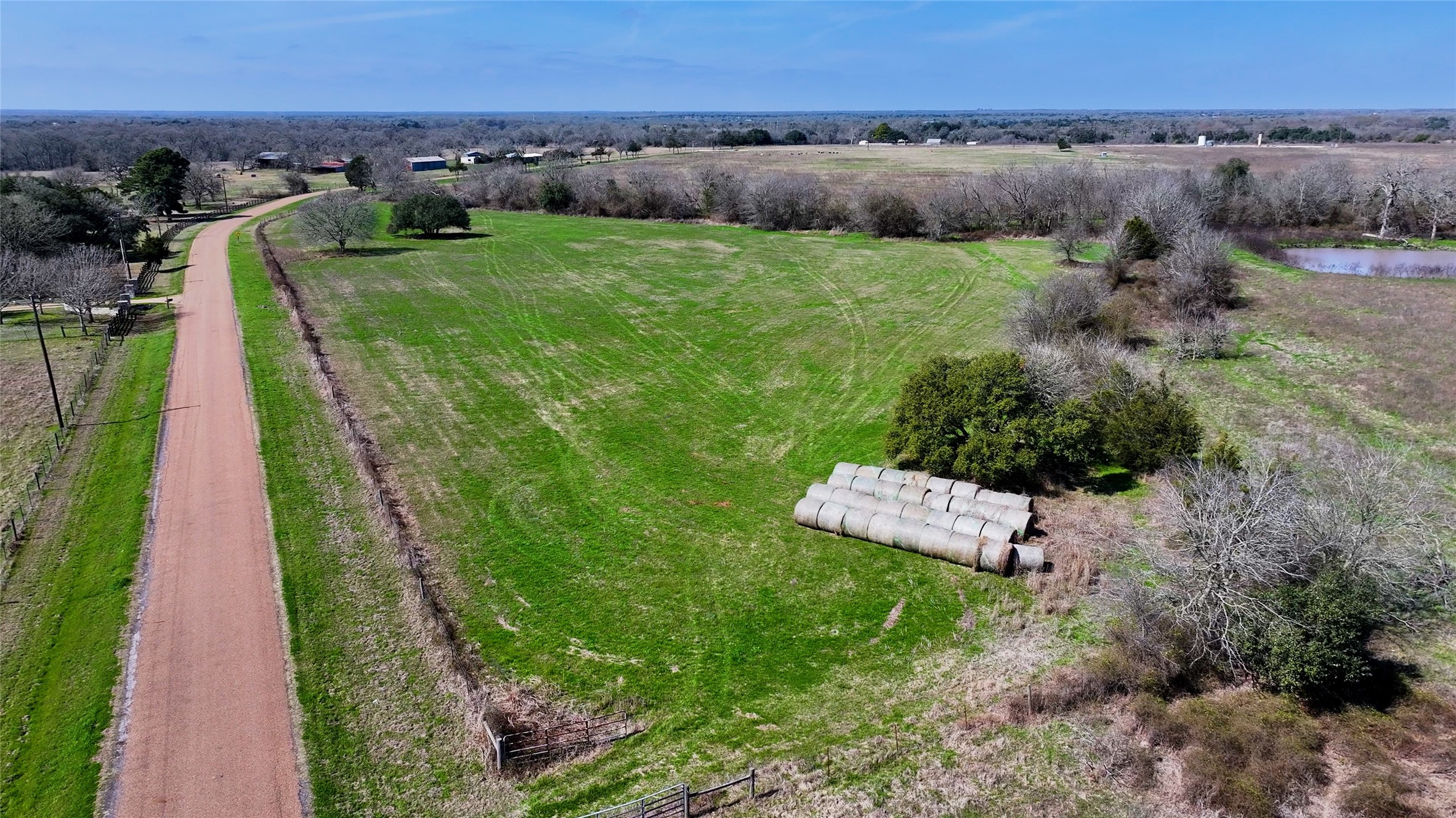 2 Hills Road Carmine, TX 78932 - Photo 3 of 7