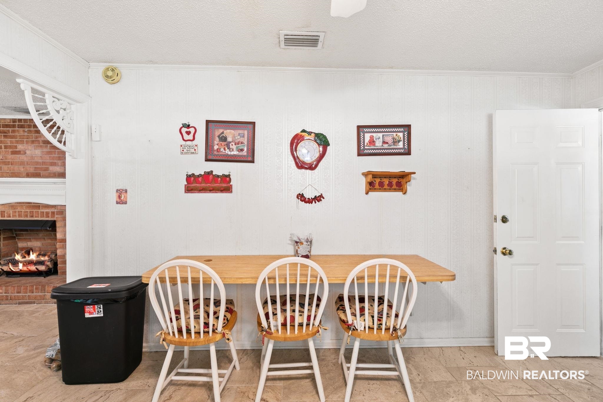 927 Cleveland Road Saraland, AL 36571 - Photo 10 of 80 White paneled walls with crown molding