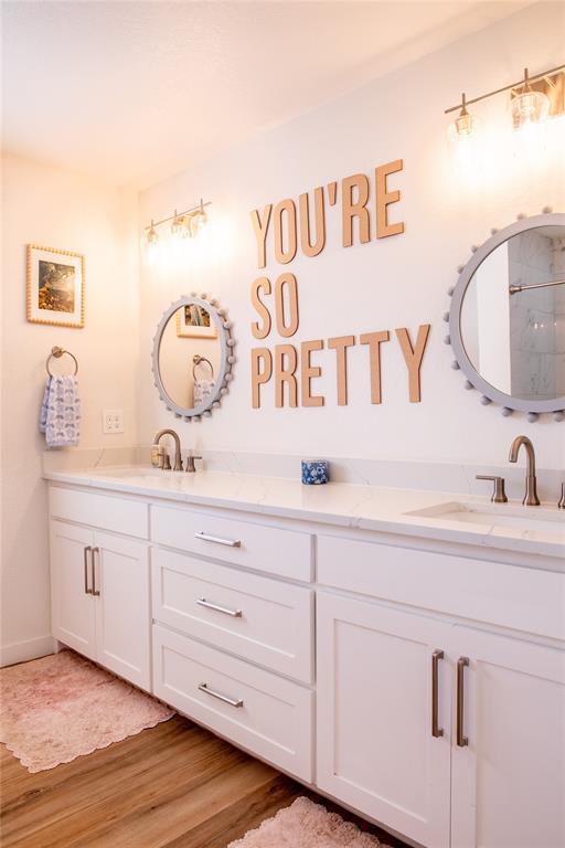 1324 Tidwell Road Weatherford, TX 76087 - Photo 19 of 39 Hall Bathroom