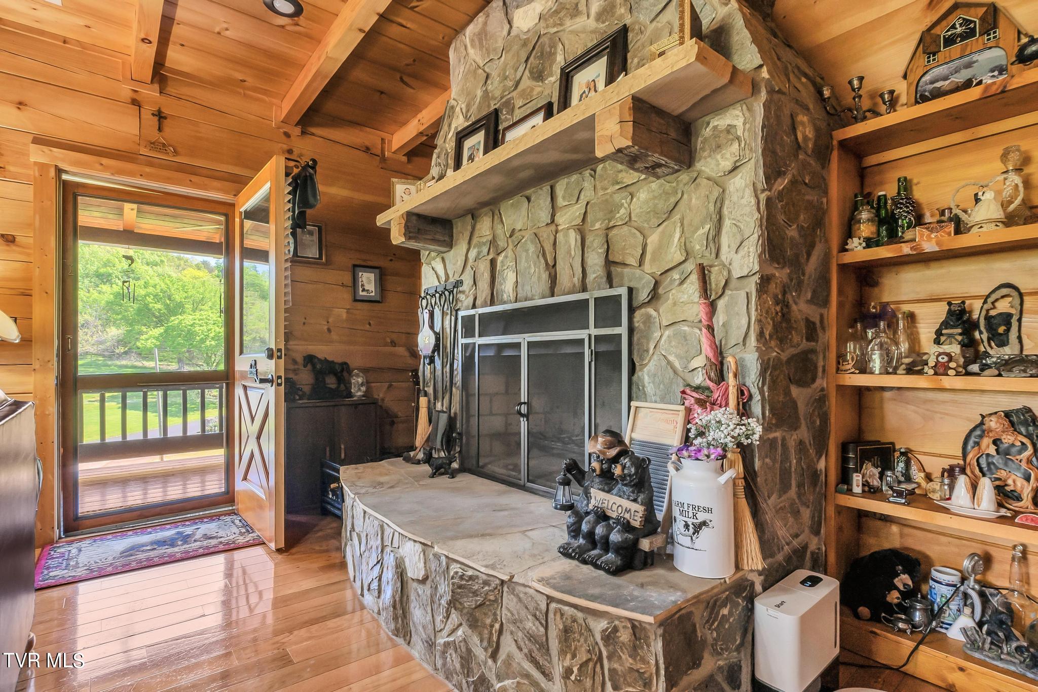 449 Geisler Road Piney Flats, TN 37686 - Photo 4 of 60 4
