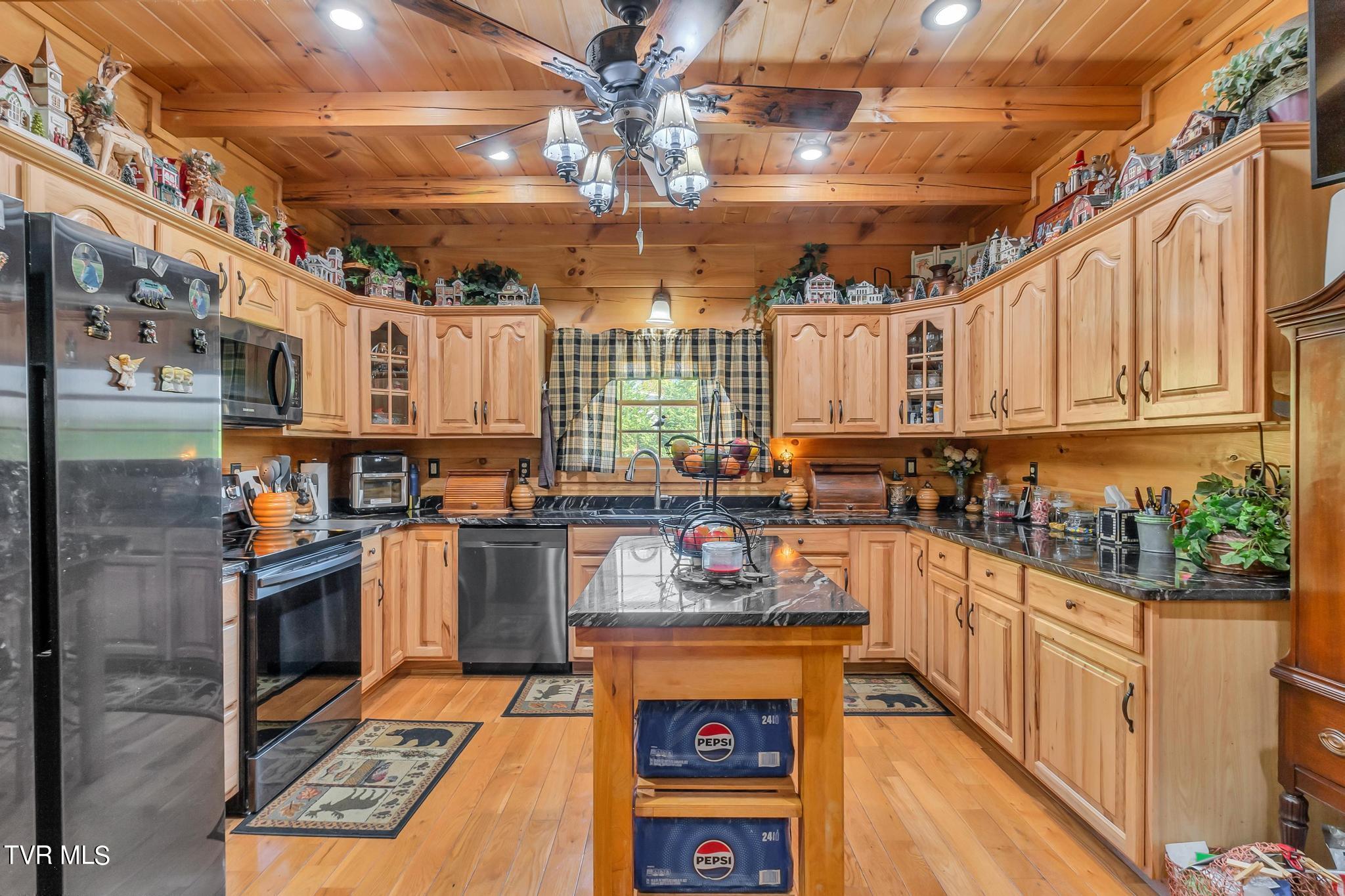 449 Geisler Road Piney Flats, TN 37686 - Photo 8 of 60 8