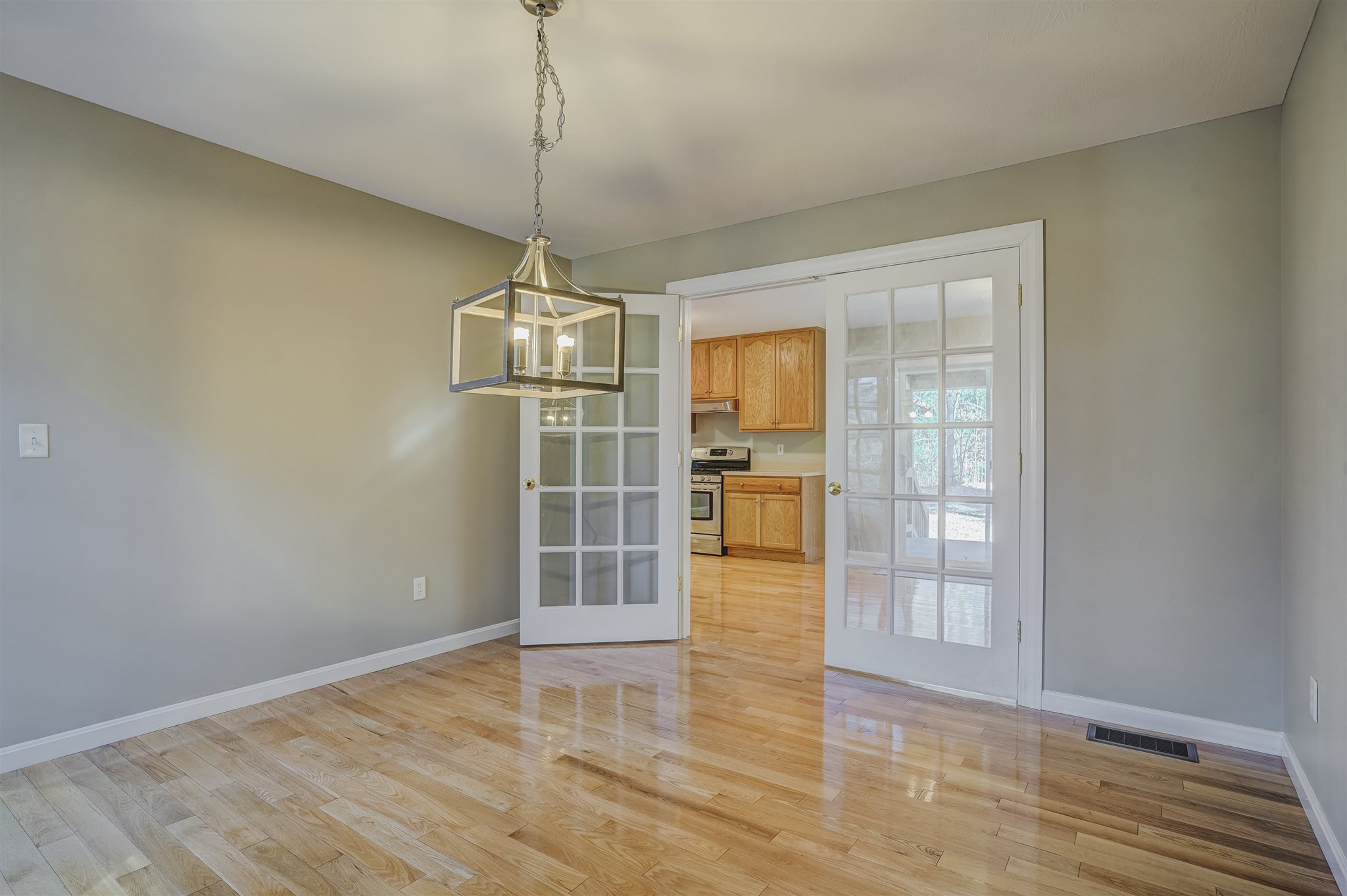 122 Pinecrest Road Litchfield, NH 03052 - Photo 11 of 31 Gallery Image 11