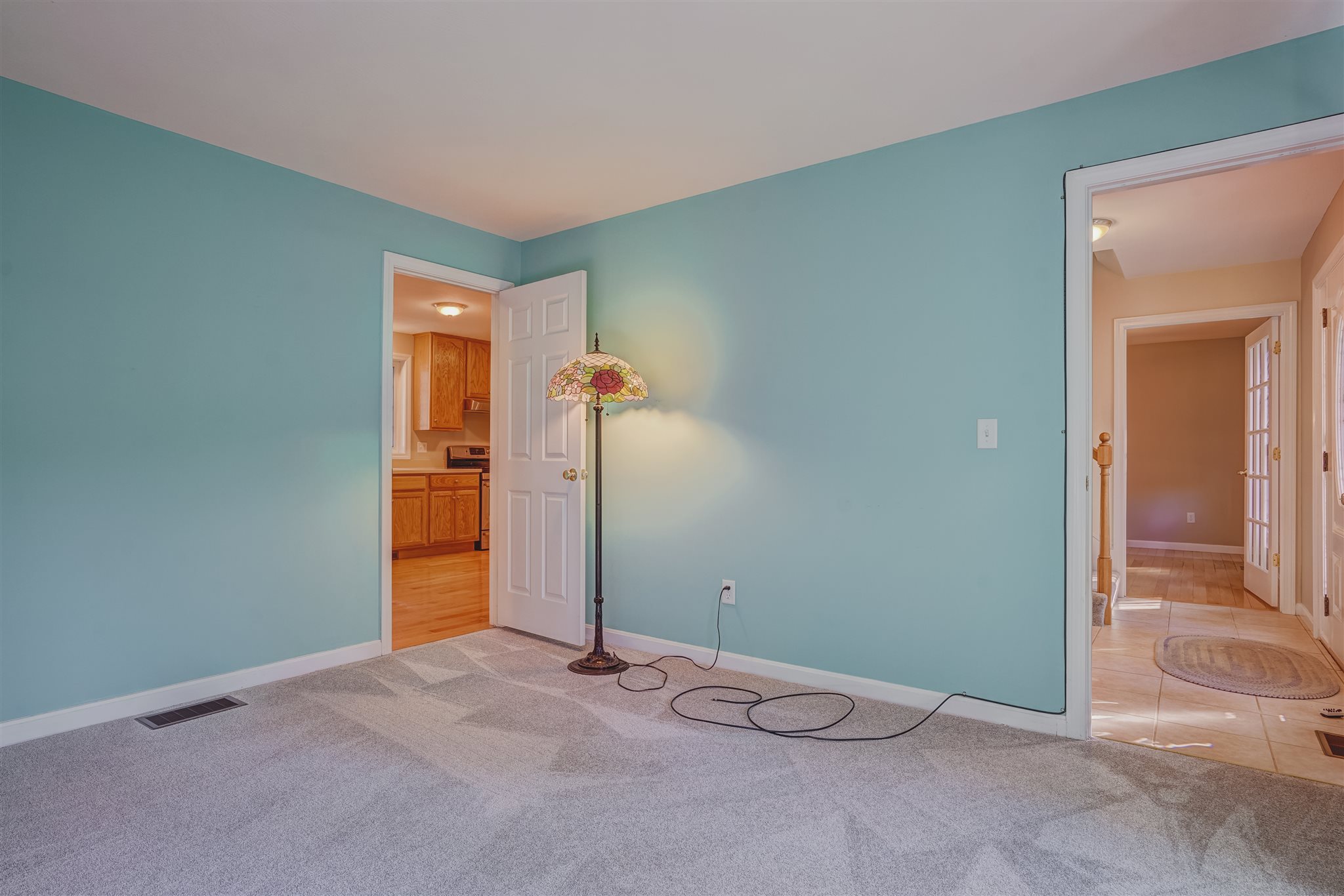 122 Pinecrest Road Litchfield, NH 03052 - Photo 12 of 31 Gallery Image 12