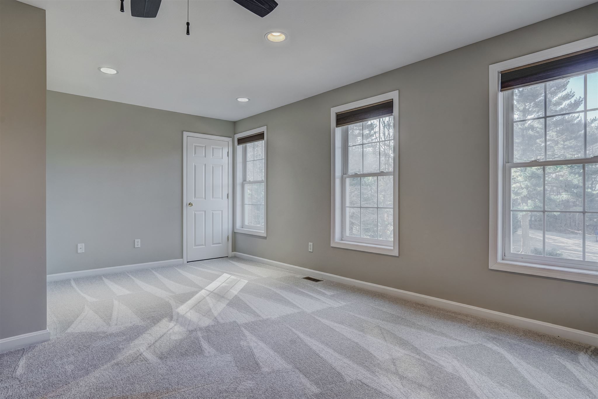 122 Pinecrest Road Litchfield, NH 03052 - Photo 18 of 31 Gallery Image 18