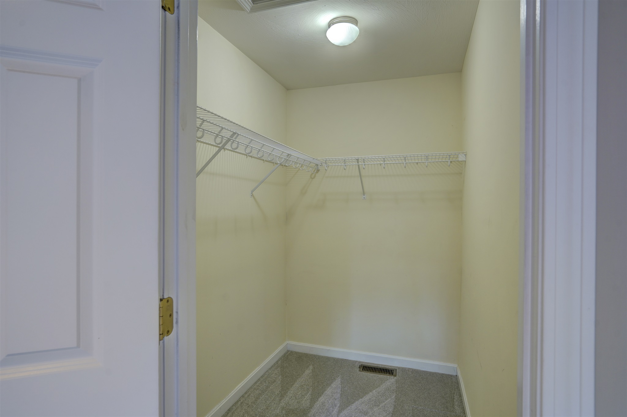 122 Pinecrest Road Litchfield, NH 03052 - Photo 21 of 31 Gallery Image 21