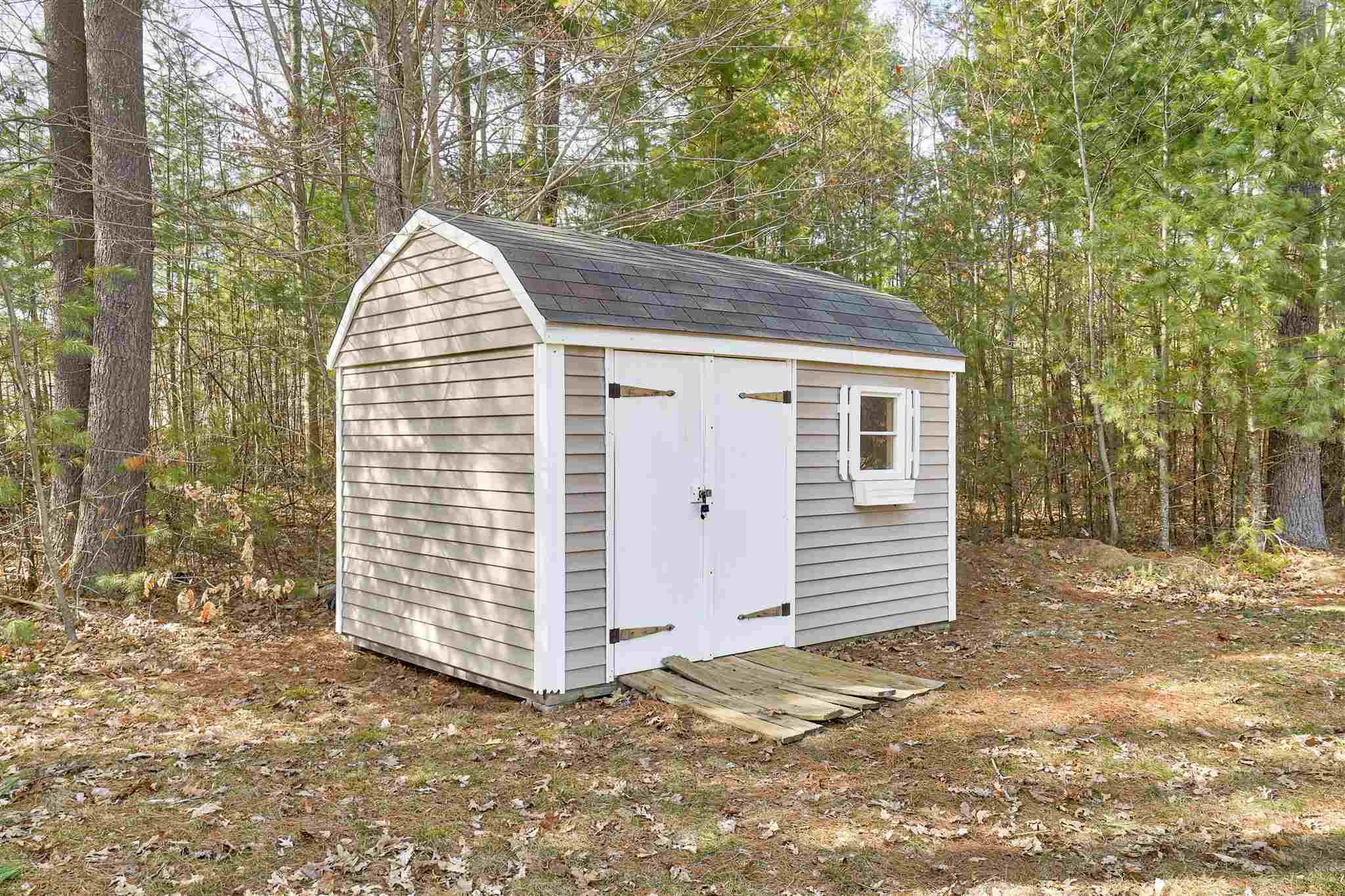 122 Pinecrest Road Litchfield, NH 03052 - Photo 28 of 31 Gallery Image 28