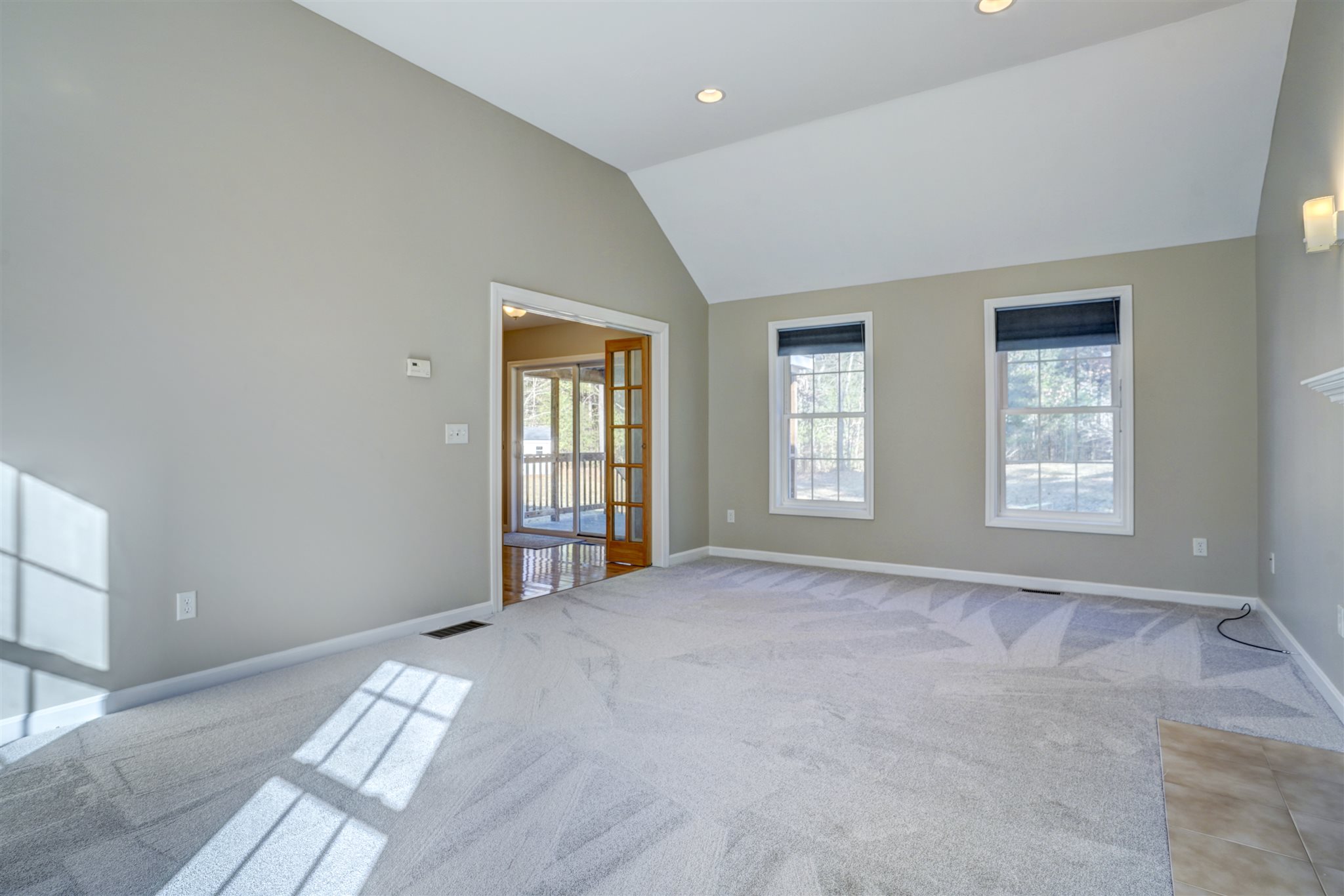 122 Pinecrest Road Litchfield, NH 03052 - Photo 9 of 31 Gallery Image 9