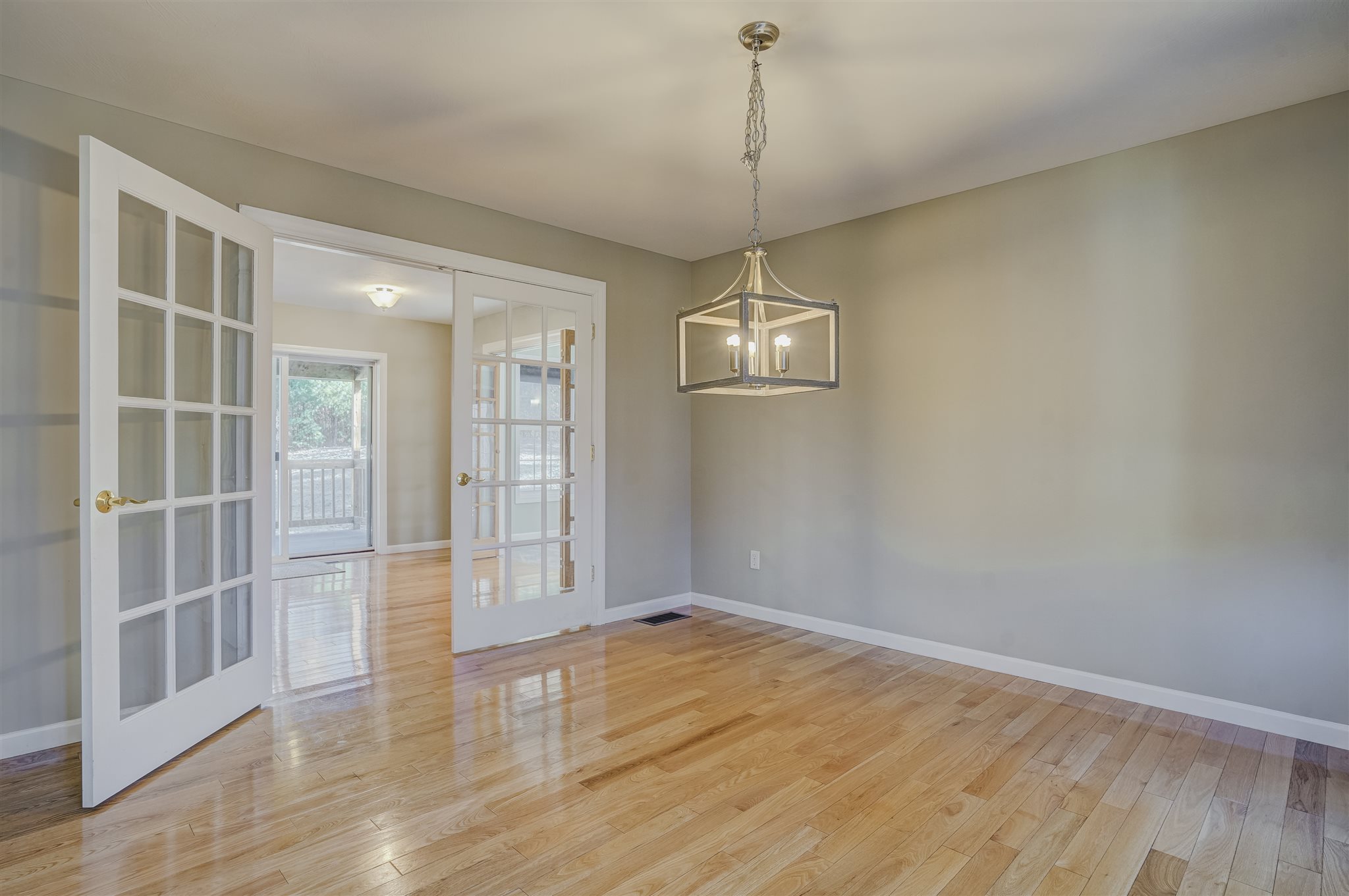 122 Pinecrest Road Litchfield, NH 03052 - Photo 10 of 31 Gallery Image 10