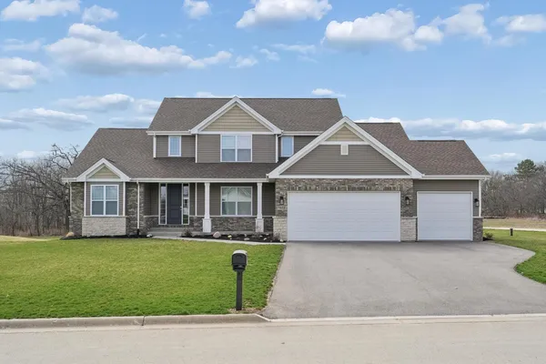 $645,000 | 7803 Glenwood Drive, Roscoe, IL 61073