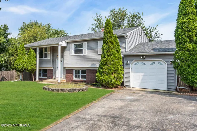 $559,900 | 308 Colonial Drive, Toms River, NJ 08753