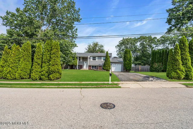 $559,900 | 308 Colonial Drive, Toms River, NJ 08753