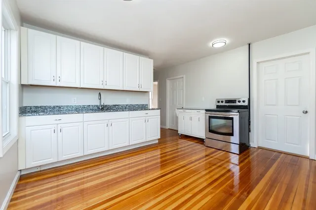 $2,300 | 74 Austin Street, Unit 2, Norwood, MA 02062