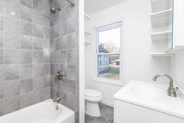 $2,300 | 74 Austin Street, Unit 2, Norwood, MA 02062