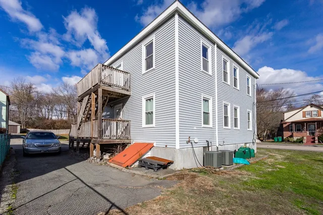 $2,300 | 74 Austin Street, Unit 2, Norwood, MA 02062
