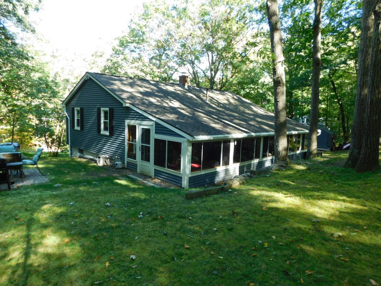 394 Washington Street Rochester, NH 03839 - Photo 2 of 34