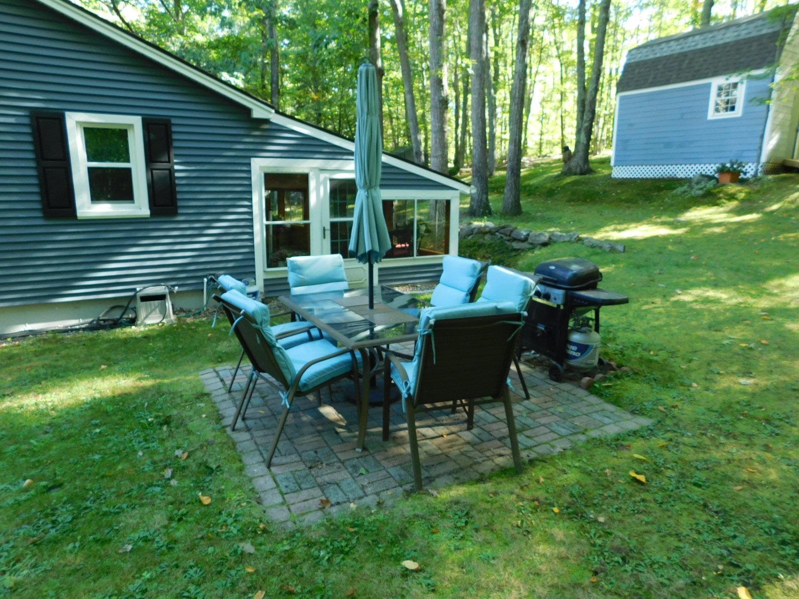394 Washington Street Rochester, NH 03839 - Photo 4 of 34