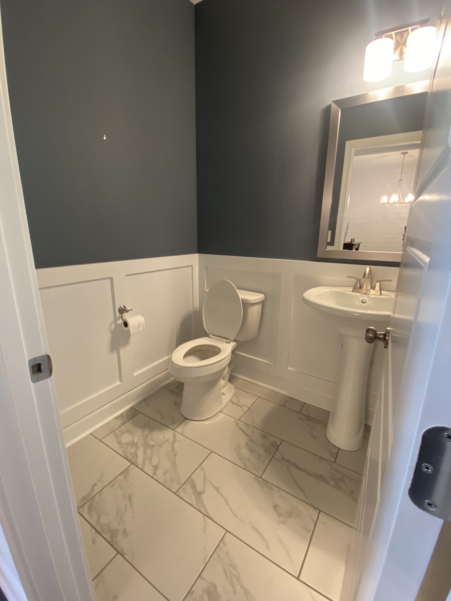 557 Dexter Drive Clarksville, TN 37043 - Photo 12 of 30 a bathroom with a sink and mirror