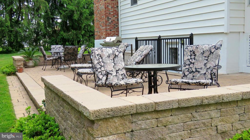10726 Jones Road Kingsville, MD 21087 - Photo 26 of 30 19x38 Paving Stone Patio w/40 ft sitting area