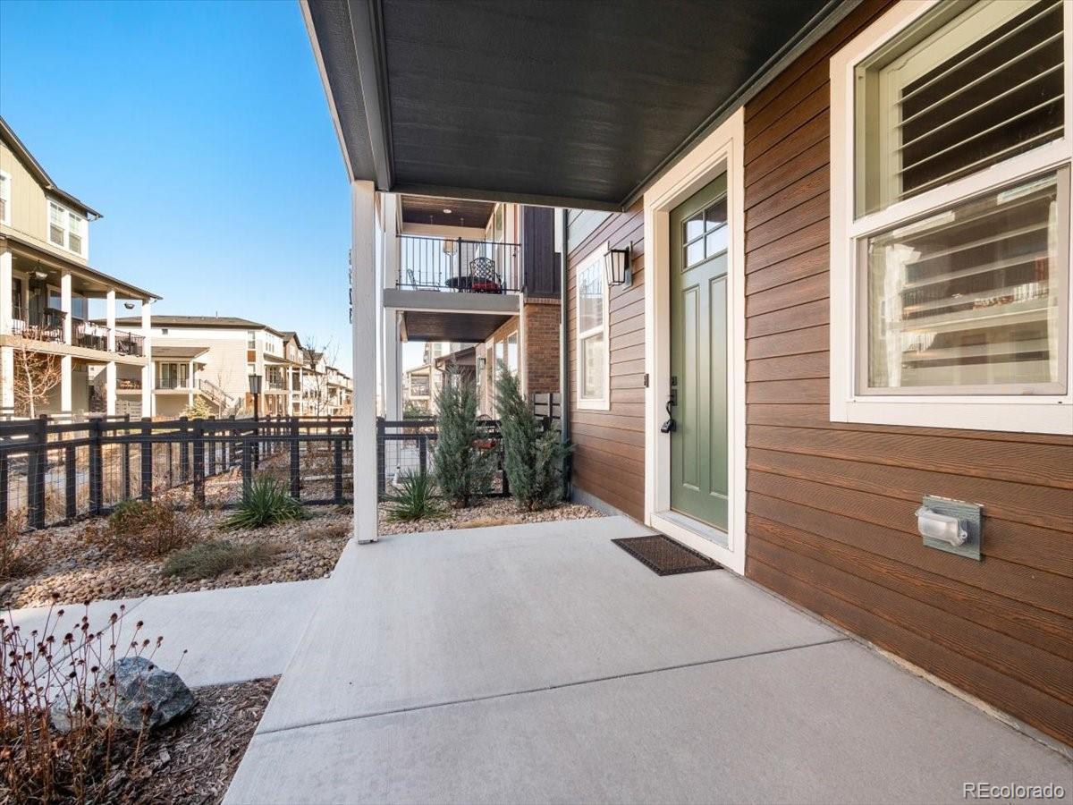 8923 Ramblestone Street Highlands Ranch, CO 80129 - Photo 3 of 40 Gallery Image 3
