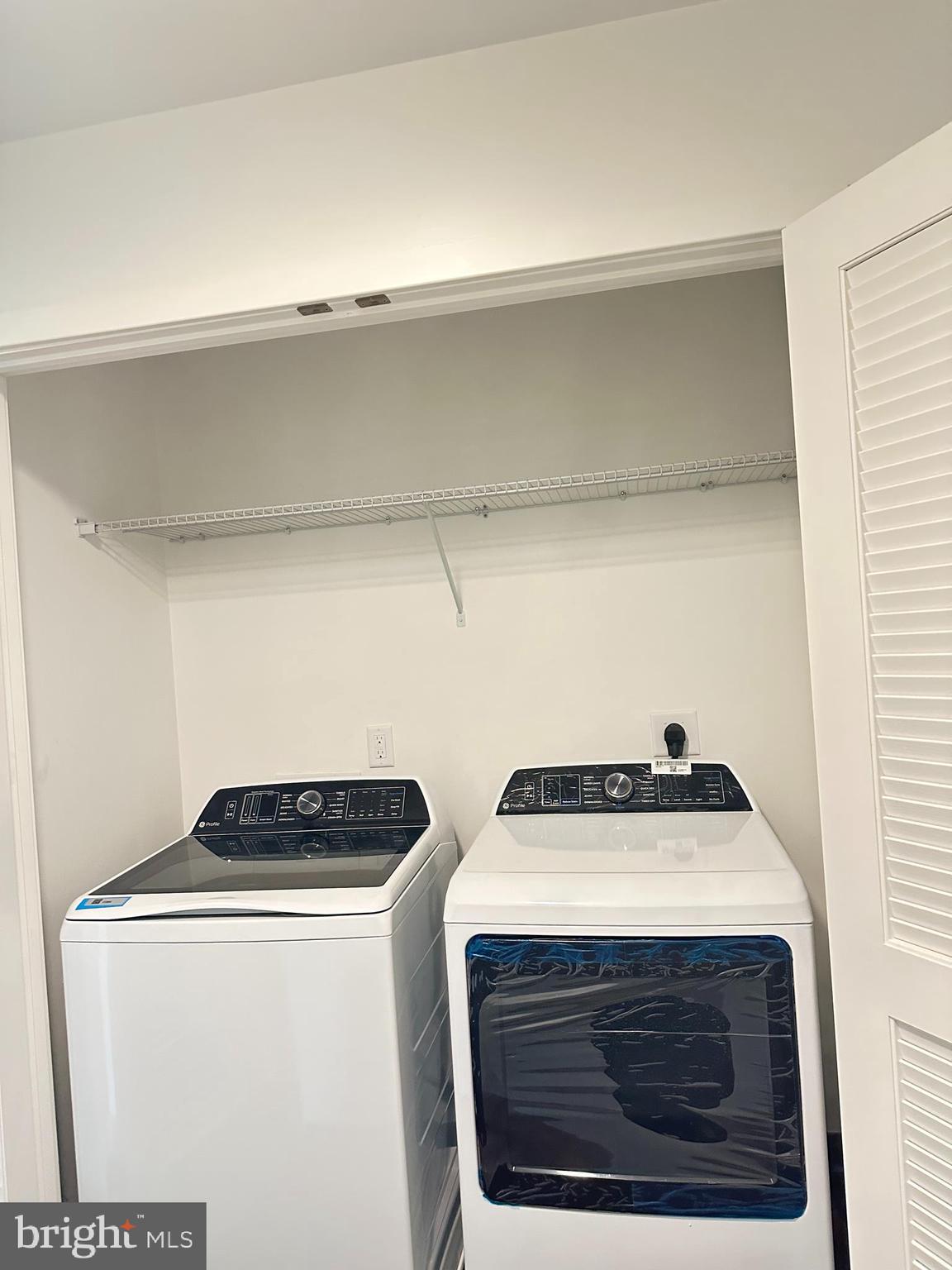 836 Bennett Street Wilmington, DE 19801 - Photo 29 of 66 a utility room with washer and dryer