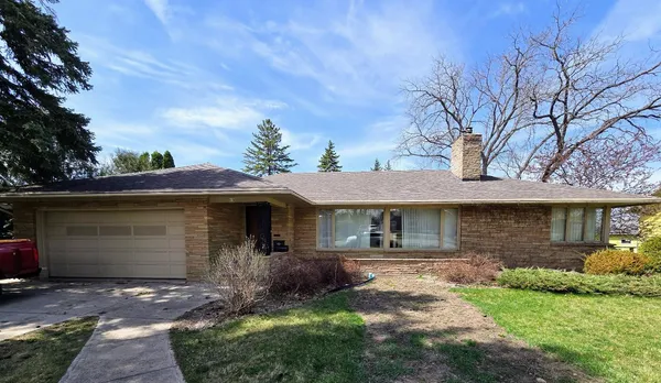 $240,000 | 910 3rd Avenue Southwest, Pipestone, MN 56164