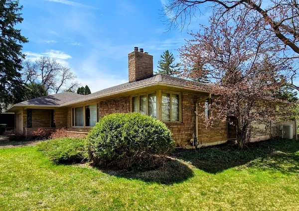 $240,000 | 910 3rd Avenue Southwest, Pipestone, MN 56164